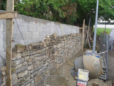 Création de mur à Morlaix et pose de pierres